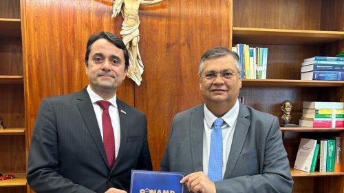 CONAMP realiza visita institucional ao ministro Flávio Dino